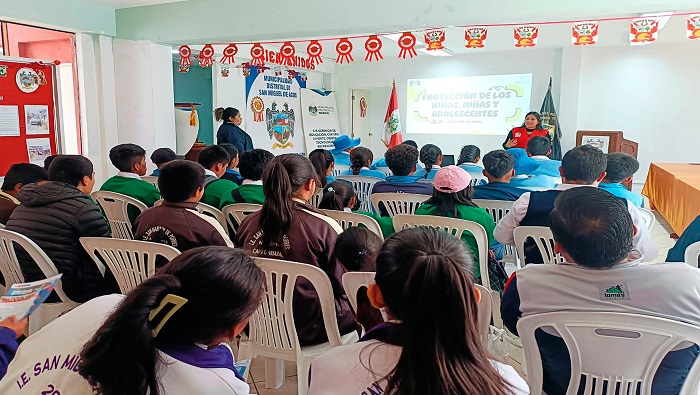 encuentro de lΓderes y alcaldes escolares en la localidad de Acos - Huaral