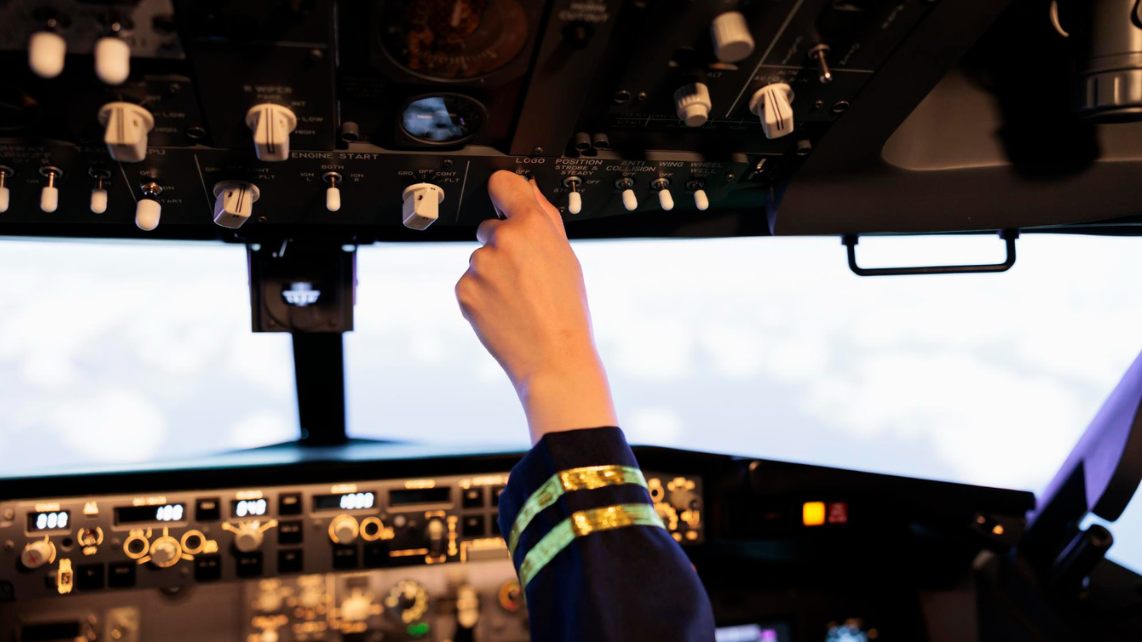 Foto de la cabina de un avión