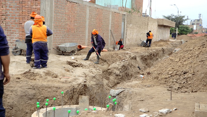 supervisan obra de agua y alcantarillado