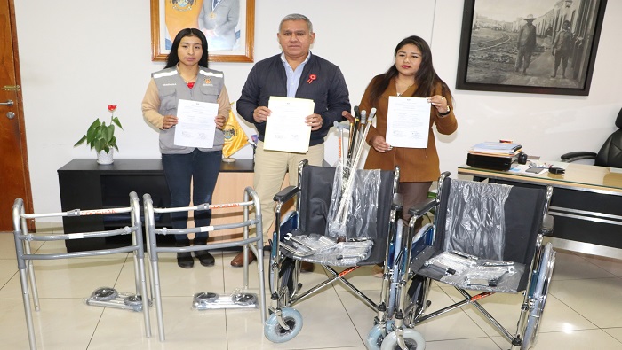 equipos biomecรกnicos a poblaciรณn vulnerable del distrito de Ihuarรญ