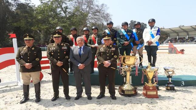 Jinetes peruanos ganan Concurso Internacional Ecuestre por el Bicentenario de la Batalla de Junín