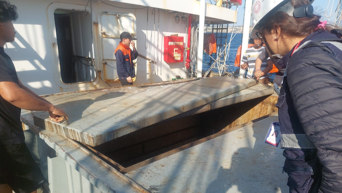 PRODUCE fiscalizó embarcación extranjera que arribó al puerto de Paita
