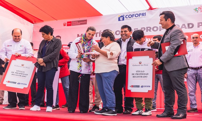 Entre 2023 y junio del 2024, Cofopri ha entregado cerca de 71 mil títulos a nivel nacional, en el marco de la campaña gratuita: "Título en mano, Seguridad de Propietario".