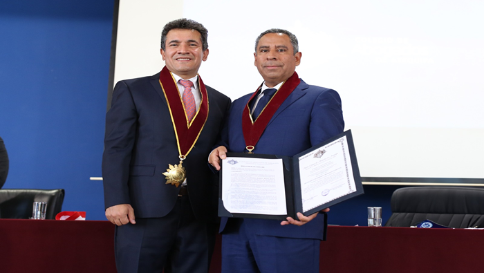 Colegio de Abogados de Arequipa otorgó distinción a presidente del TC Francisco Morales Saravia