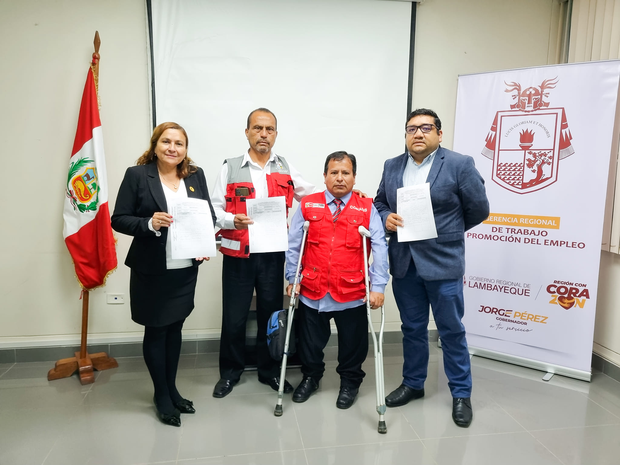 Mesa de trabajo en favor de personas con discapacidad