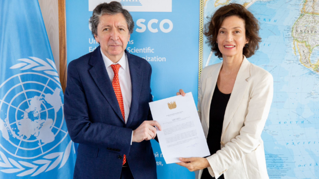 Embajador Carlos Herrera presenta cartas credenciales ante la directora de Unesco