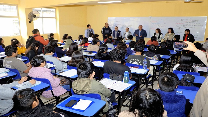 alumnos de la academia Municipal Pre Huaral
