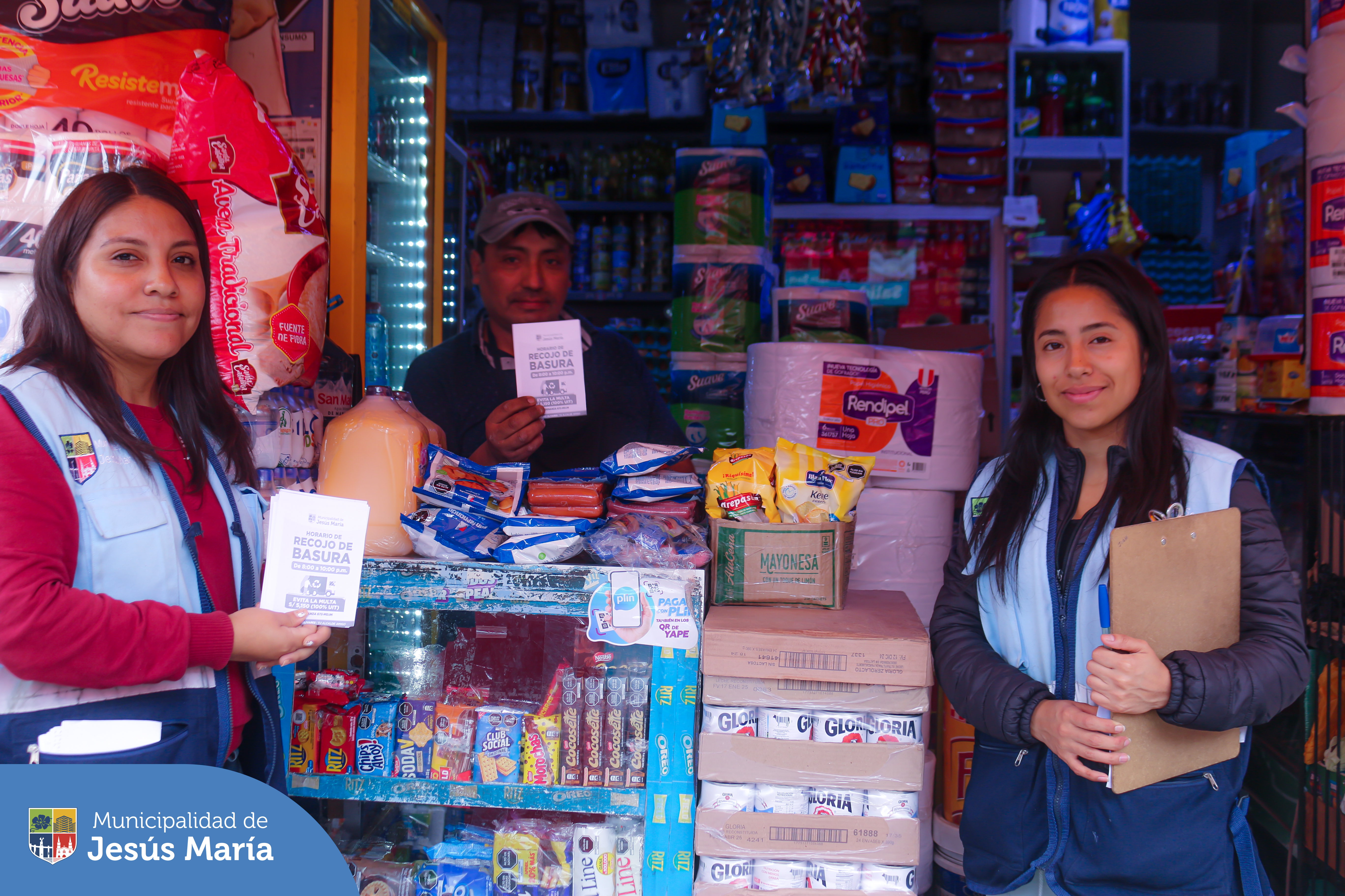  Llegamos con la campaña Educca en tu puerta al Pasaje Punta Pacocha, con el objetivo de brindar información sobre el Programa Yo Reciclo ♻️ e invitarlos a participar a ser agentes de cambio. 💪 Además, recordamos a nuestros vecinos sobre el horario 🕘 para sacar la basura y así evitar sanciones administrativas por incumplir las disposiciones del distrito.
¡Con tu ayuda tendremos un distrito más limpio! 