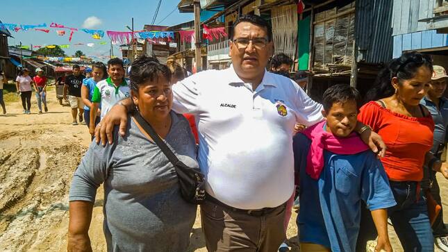 El Alcalde inspecciona trabajos realizados en el A.H Las Pampas  