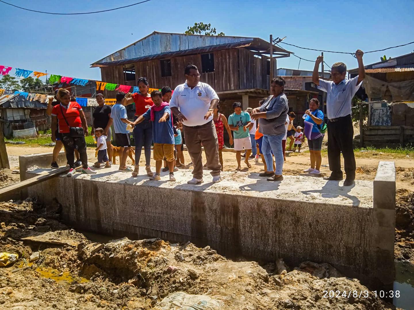 El Alcalde inspecciona trabajos realizados en el A.H Las Pampas  