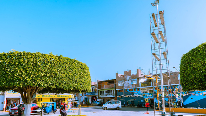 Avance significativo en trabajos del mantenimiento de la plaza de Huarmey. 