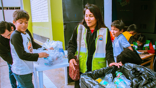 MPH a través del plan EDUCCA se realizo el segundo ECOCINE en Huarmey para incentivar el reciclaje.
