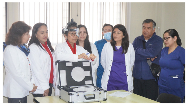 El moderno aparato fue entregado por la Dra. Patricia Saif, Directora de OEAIDE, al Dr. Rafael Jaramillo, jefe del Servicio de Oftalmología.  