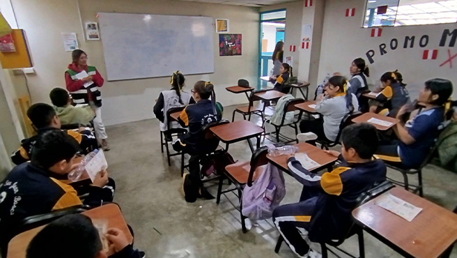 1er taller de "Creación de productos ecológicos a través de materiales Reciclados" en la Institución educativa Privada “San Juan Bosco"