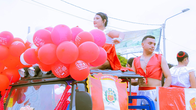 Trabajadores municipales participan del Gran Pasacalle Patriótico