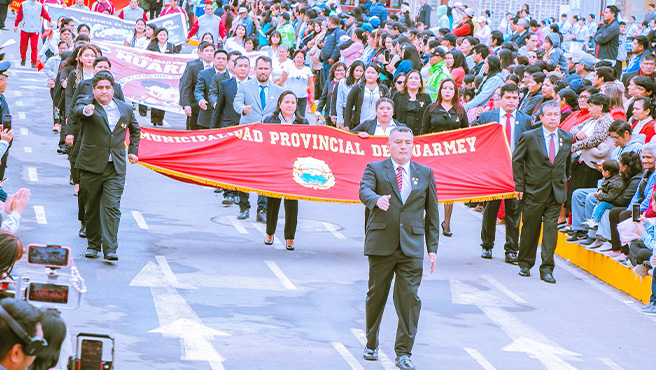 ¡Que viva el Perú! Que vivan los 203 años de independencia
