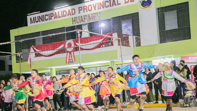 Huarmey rindió homenaje al Perú