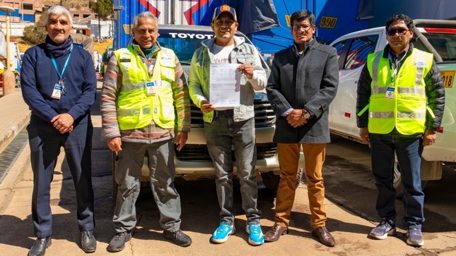 Alcalde provincial concretó donación de unidades vehiculares, motorizada y equipo de cómputo de Aduanas Puno y PROVIAS descentralizado