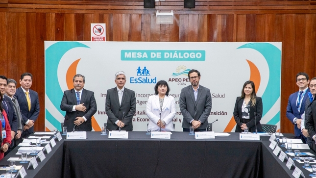 EsSalud organizó mesa de diálogo para promover la Seguridad Social en la Agenda APEC