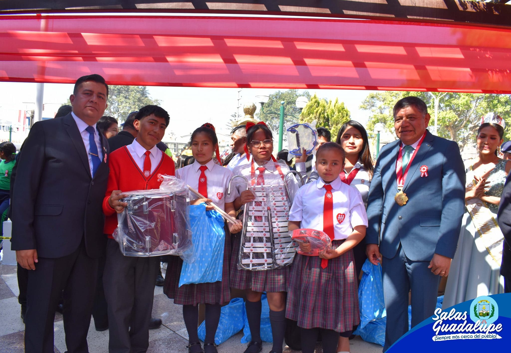 𝗘𝗡𝗧𝗥𝗘𝗚A 𝗜𝗡𝗦𝗧𝗥𝗨𝗠𝗘𝗡𝗧𝗢𝗦 𝗠𝗨𝗦𝗜𝗖𝗔𝗟𝗘𝗦 𝗔 𝗜𝗡𝗦𝗧𝗜𝗧𝗨𝗖𝗜𝗢𝗡𝗘𝗦 𝗘𝗗𝗨𝗖𝗔𝗧𝗜𝗩𝗔𝗦 𝗗𝗘𝗟 𝗗𝗜𝗦𝗧𝗥𝗜𝗧𝗢