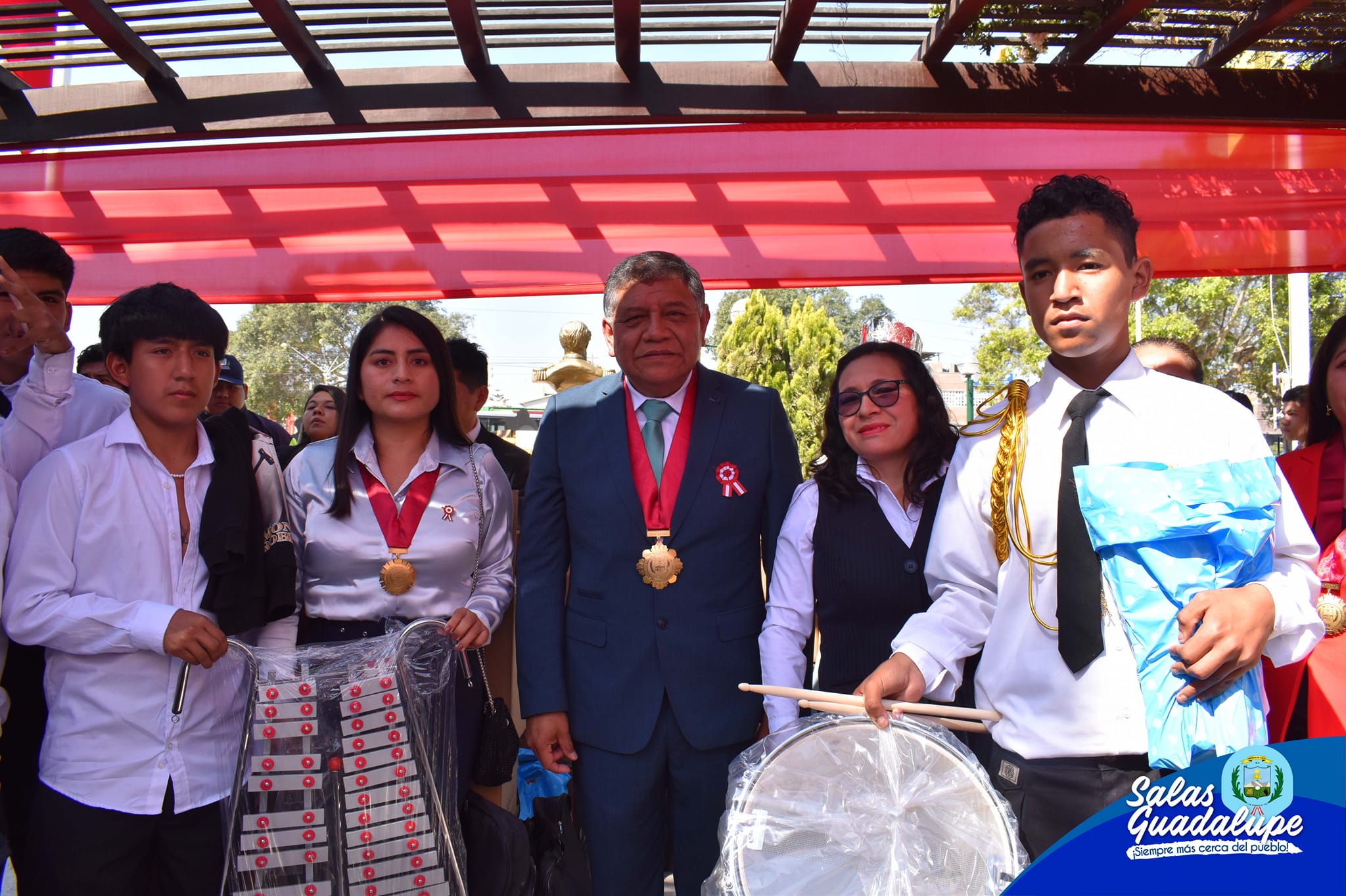 𝗘𝗡𝗧𝗥𝗘𝗚A 𝗜𝗡𝗦𝗧𝗥𝗨𝗠𝗘𝗡𝗧𝗢𝗦 𝗠𝗨𝗦𝗜𝗖𝗔𝗟𝗘𝗦 𝗔 𝗜𝗡𝗦𝗧𝗜𝗧𝗨𝗖𝗜𝗢𝗡𝗘𝗦 𝗘𝗗𝗨𝗖𝗔𝗧𝗜𝗩𝗔𝗦 𝗗𝗘𝗟 𝗗𝗜𝗦𝗧𝗥𝗜𝗧𝗢
