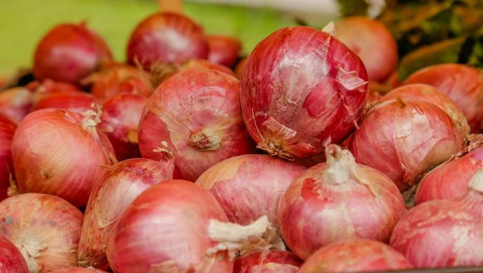  Hoy ofertas en tomate, cebolla, papa, piña, uva, 