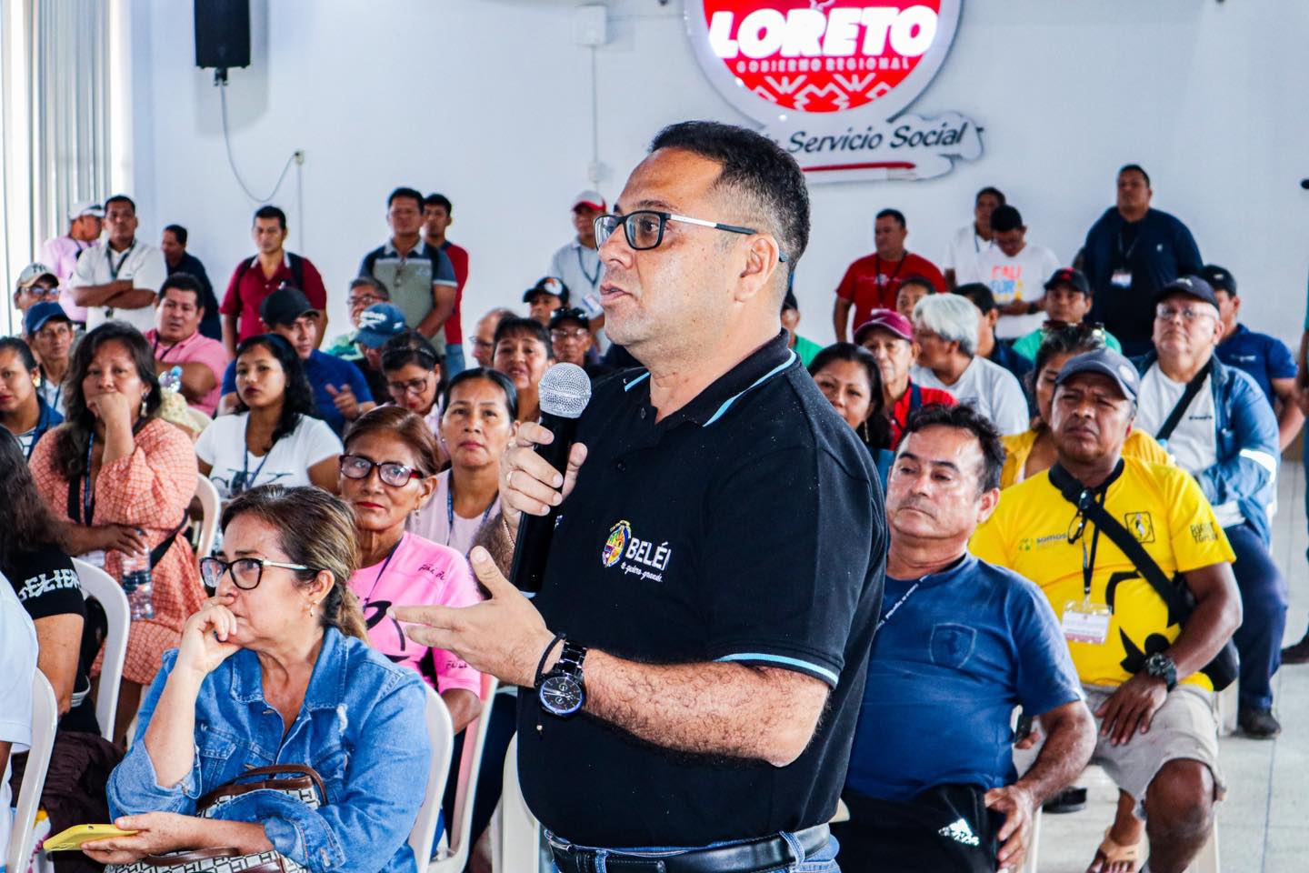 Alcalde Cesar Vidaurre y dirigentes de belรฉn sostienen Reuniรณn con gerente regional de Loreto.