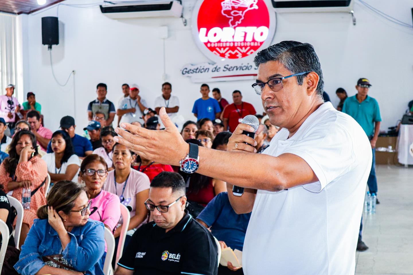 Alcalde Cesar Vidaurre y dirigentes de belรฉn sostienen Reuniรณn con gerente regional de Loreto.