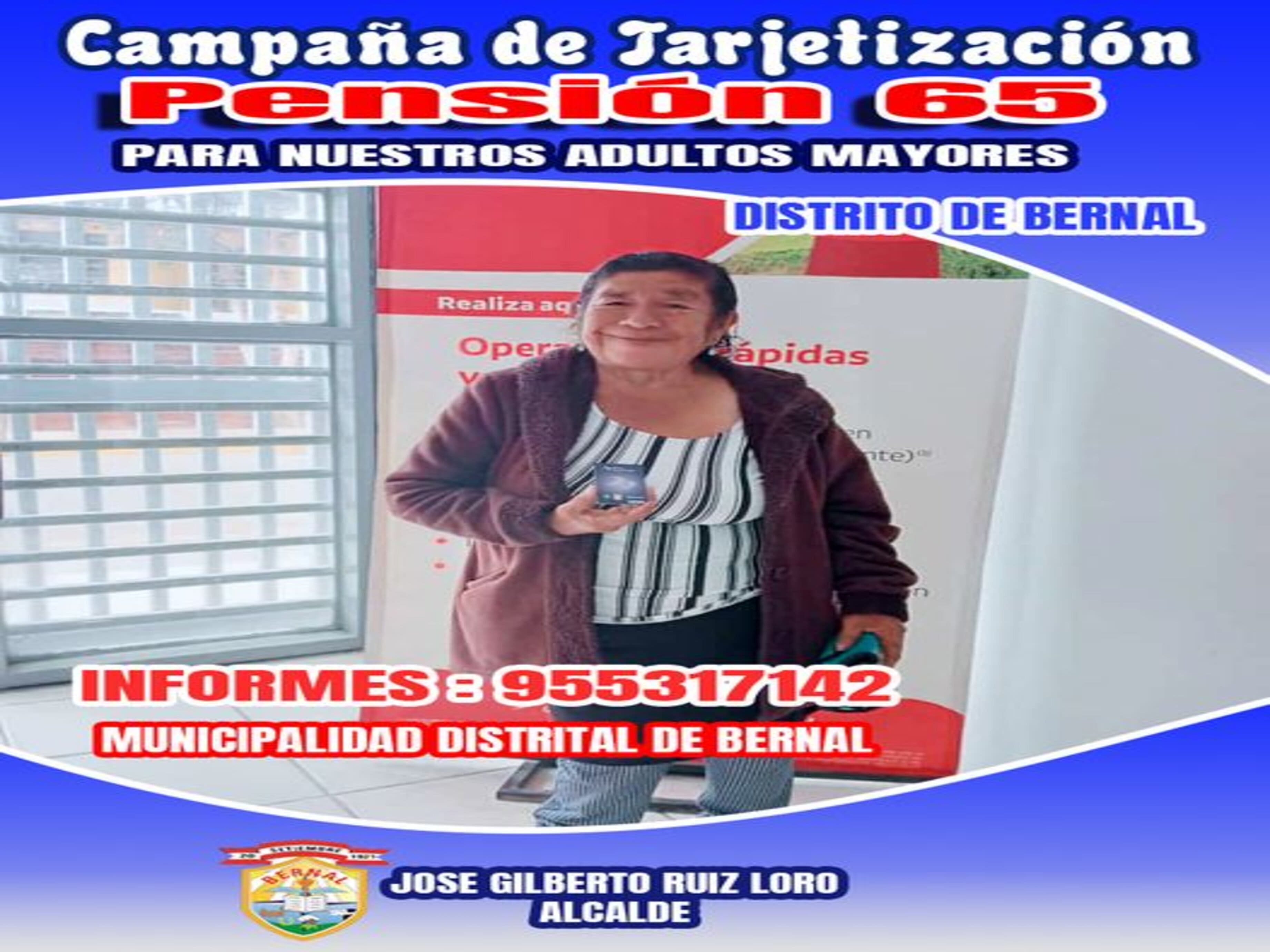 Usuarios del programa pensión 65 obtienen tarjeta del Banco de la Nación. 