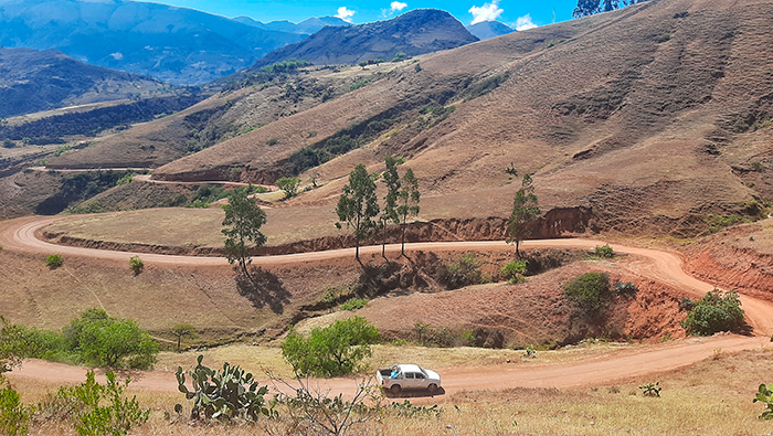 AYACUCHO CAMINO VECINAL