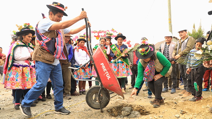 AYACUCHO CAMINO VECINAL