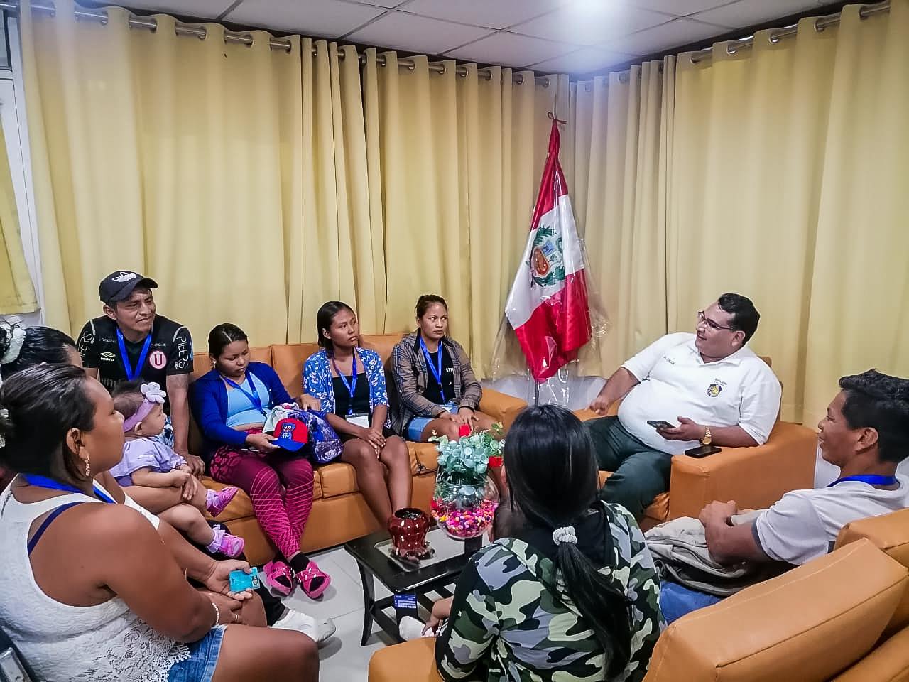 En su compromiso constante de atender las necesidades de la comunidad, el Alcalde Cesar Vidaurre Floridas sostuvo una importante reunión