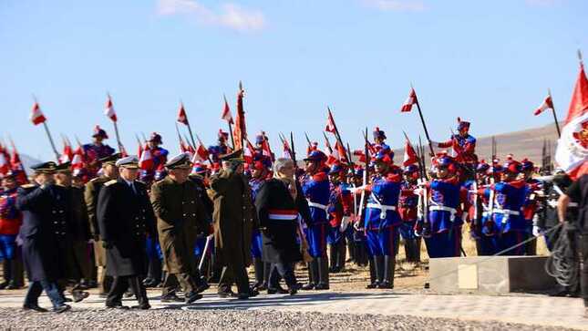Ministro de Defensa participó en el Bicentenario de la Batalla de Junín