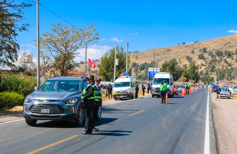 Se realizó la verificación de documentación a más de 60 vehículos en operativo multisectorial en Ichu