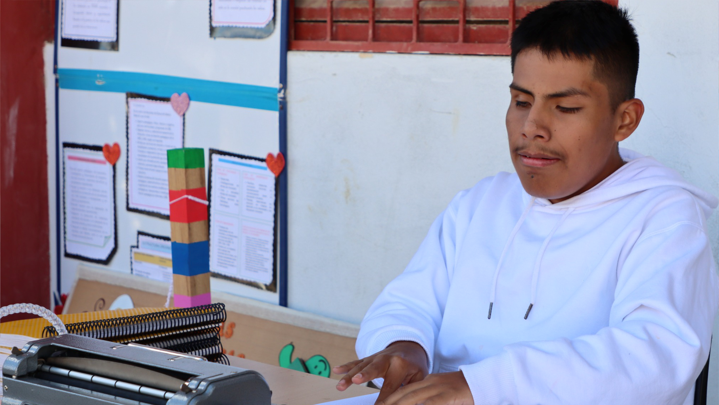 CREBE Amazonas Organiza Exposición de Materiales Educativos Adaptados para Estudiantes con NEE