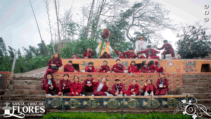 La Municipalidad de Santa Cruz de Flores Recibe al Colegio Victoria Barcia Boniffatti de San Vicente de Cañete.