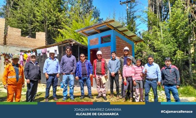 🕵️♂️El comité de recepción realizó la primera inspección del proyecto "Mejoramiento y Ampliación del Servicio de Agua Potable y Saneamiento Rural en el Desvío de Porcón Bajo y el Caserío de Marayllacta", ejecutado por el Consorcio Cruz de Motupe.
👷♂️Encabezado por el Ing. Juan Herrera Muñoz, el comité, junto con el residente y supervisor de la obra, inspeccionó el reservorio y las 134 Unidades Básicas de Saneamiento (UBS). Se coordinó una segunda visita para recorrer y evaluar todo el proyecto.