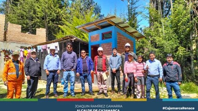🕵️‍♂️El comité de recepción realizó la primera inspección del proyecto "Mejoramiento y Ampliación del Servicio de Agua Potable y Saneamiento Rural en el Desvío de Porcón Bajo y el Caserío de Marayllacta", ejecutado por el Consorcio Cruz de Motupe.
👷‍♂️Encabezado por el Ing. Juan Herrera Muñoz, el comité, junto con el residente y supervisor de la obra, inspeccionó el reservorio y las 134 Unidades Básicas de Saneamiento (UBS). Se coordinó una segunda visita para recorrer y evaluar todo el proyecto. 