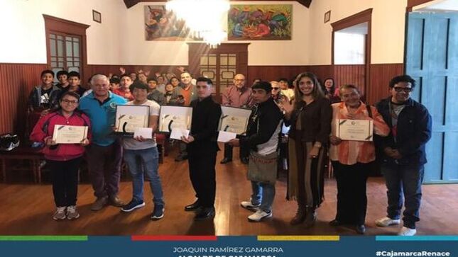 🥇Primer Puesto: Agrupación “Munay Thuqhury"
🥈Segundo Puesto: Agrupación "Llacta Tusuy"
🥉Tercer Puesto: Agrupación "Yanan Inti" (I.E. San Ramón)
🏆Menciones Honrosas: Centro del Adulto Mayor y Centro de Educación Especial "Santa Dorotea"