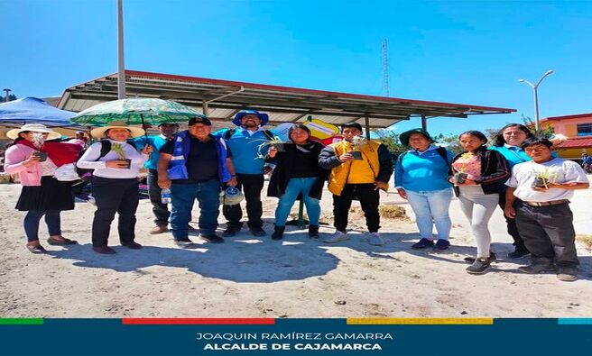 ✅La Municipalidad Provincial de Cajamarca, comprometida con el orden y la limpieza de nuestra ciudad, anuncia la próxima inauguración del Mercado Zonal Sur. Esta moderna instalación busca descongestionar las calles y ofrecer a los comerciantes informales la oportunidad de formalizar sus negocios.
📝Con la ordenanza municipal N° 902, se establecen medidas para mantener los espacios públicos libres de obstrucciones y promover la seguridad en nuestras calles.
Invitamos a todos los comerciantes a sumarse a esta iniciativa. Acércate este miércoles 7 de agosto a la Gerencia de Desarrollo Económico en el complejo Qhapaq Ñan y empadrónate.
¡Con Joaquín, Cajamarca Renace!