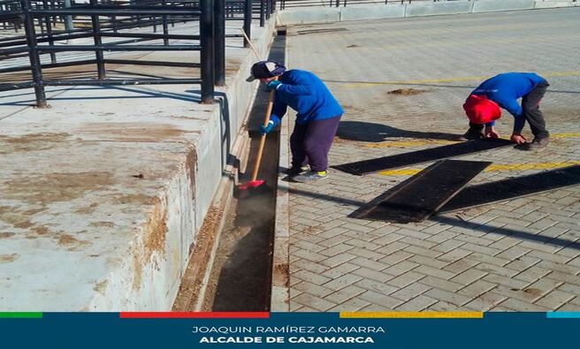 β
La Gerencia de Desarrollo Ambiental y el equipo de Limpieza PΓΊblica realizaron una limpieza exhaustiva del Camal Municipal de Iscoconga, asegurando que cumpla con los estΓ‘ndares de salubridad. Esta acciΓ³n es parte del compromiso de la #MPC para mejorar los servicios pΓΊblicos en Cajamarca.