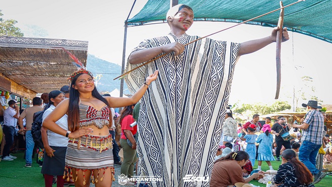 Tradiciรณn culinaria desde el Bajo Urubamba presente en la Expo Feria de la Mancomunidad Amazรณnica 2024.