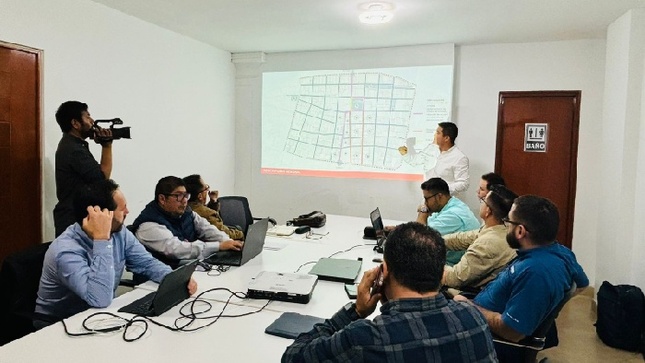 Exponen proyecto de reconstrucción del centro histórico