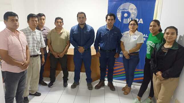 Foto grupal del personal de Enosa con especialistas de la DREM Piura.