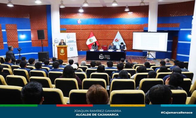 鉁匧a Gerencia de Desarrollo Ambiental de la Municipalidad Provincial de Cajamarca, en colaboraci贸n con el Grupo de Estudio T茅cnico Ambiental de la Calidad de Aire GESTA, organiz贸 un ciclo de conferencias durante la Semana de la Calidad del Aire en el auditorio municipal Qhapaq 脩an.
鉁擫as ponencias incluyeron temas como la problem谩tica ambiental, pron贸sticos de incendios forestales y enfermedades relacionadas con la calidad del aire. El evento promovi贸 la colaboraci贸n y educaci贸n sobre el cuidado del aire, contando con la participaci贸n de alumnos del Senati, promotores y educadores ambientales.