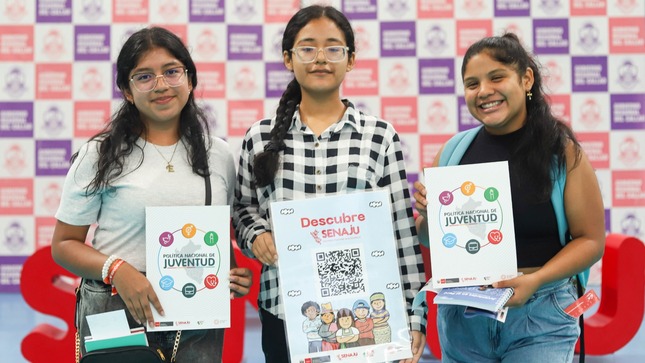 Ganadores de las categorías de Letras y Ciencia y Tecnología recibirán un premio de S/15 450

Si tienes entre 15 y 29 años, y vives en alguna región del Perú, el Ministerio de Educación (Minedu), a través de la Secretaría Nacional de la Juventud (Senaju), te invita a postular al Premio Nacional de la Juventud Yenuri Chiguala Cruz 2024, en dos categorías: Letras y Ciencia y Tecnología.

En la categoría Letras, se reconocerá a jóvenes u organizaciones juveniles que, empleando el lenguaje, contribuyan al enriquecimiento de nuestra cultura; mientras que en la otra categoría se reconocerá las actividades en los campos de la ciencia, técnica y humanidades que permitan el descubrimiento de nuevos conocimientos y tecnologías innovadoras.

El premio en cada categoría será de S/15 450, además de dos menciones honrosas por cada modalidad, con un premio de S/5150. Todos los ganadores recibirán un trofeo y un diploma de reconocimiento por su destacada labor.

Al respecto, el ministro de Educación, Morgan Quero, indicó que los jóvenes e instituciones juveniles inscritas en el Registro Nacional de Organizaciones Juveniles de la Senaju que deseen participar en el certamen pueden inscribirse hasta el 31 de julio a las 17:00 horas en la mesa de partes virtual del Minedu: https://enlinea.minedu.gob.pe/login.

La evaluación de las postulaciones se realizará del 19 al 29 de agosto; la relación de semifinalistas se publicará el 3 de setiembre, y las entrevistas a los semifinalistas se realizarán el 4 y 5 de setiembre. Los ganadores y menciones honrosas se anunciarán el 23 de setiembre, en el Día de la Juventud.

Para mayor información, los interesados pueden consultar el enlace https://www.minedu.gob.pe/yenuri-chiguala/ o escribir al correo premiojuventud@minedu.gob.pe.