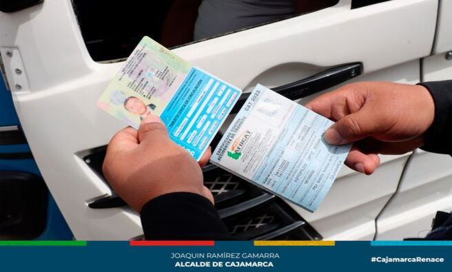 π¨ Con el propΓ³sito de ordenar el transporte pΓΊblico en nuestra ciudad, la Gerencia de Transporte y Seguridad Vial exhorta a los conductores de taxis, mototaxis y combis a renovar su Tarjeta Γnica de CirculaciΓ³n (TUC) en los plazos establecidos por la comuna local.
π
La gerente de Transporte y Seguridad Vial, Edith Chuco GutiΓ©rrez, precisΓ³ que, segΓΊn la Ordenanza Municipal NΒ°901-CMPC, la renovaciΓ³n de la TUC para todas las modalidades de transporte pΓΊblico debe realizarse 60 dΓas antes de la fecha de vencimiento. De no hacerlo, los conductores serΓ‘n considerados informales.