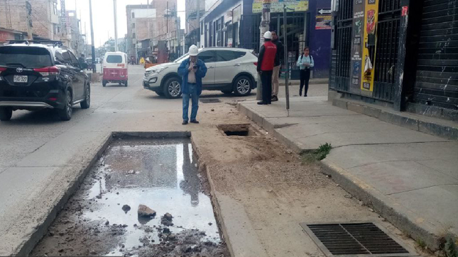 La Contraloría General advirtió situaciones que pueden afectar la obra “Construcción de pavimento de la Av. San Martín entre Av. Atahualpa y la Av. Héroes de Cenepa sector 13 distrito de Cajamarca, que podrían afectar el plazo de ejecución de la misma. Este proyecto está valorizado en S/ 2 613 995 y de no desarrollarse adecuadamente podría afectar las óptimas condiciones de transitabilidad vehicular y ornato urbano del sector 13 – San Martín de la ciudad de Cajamarca.