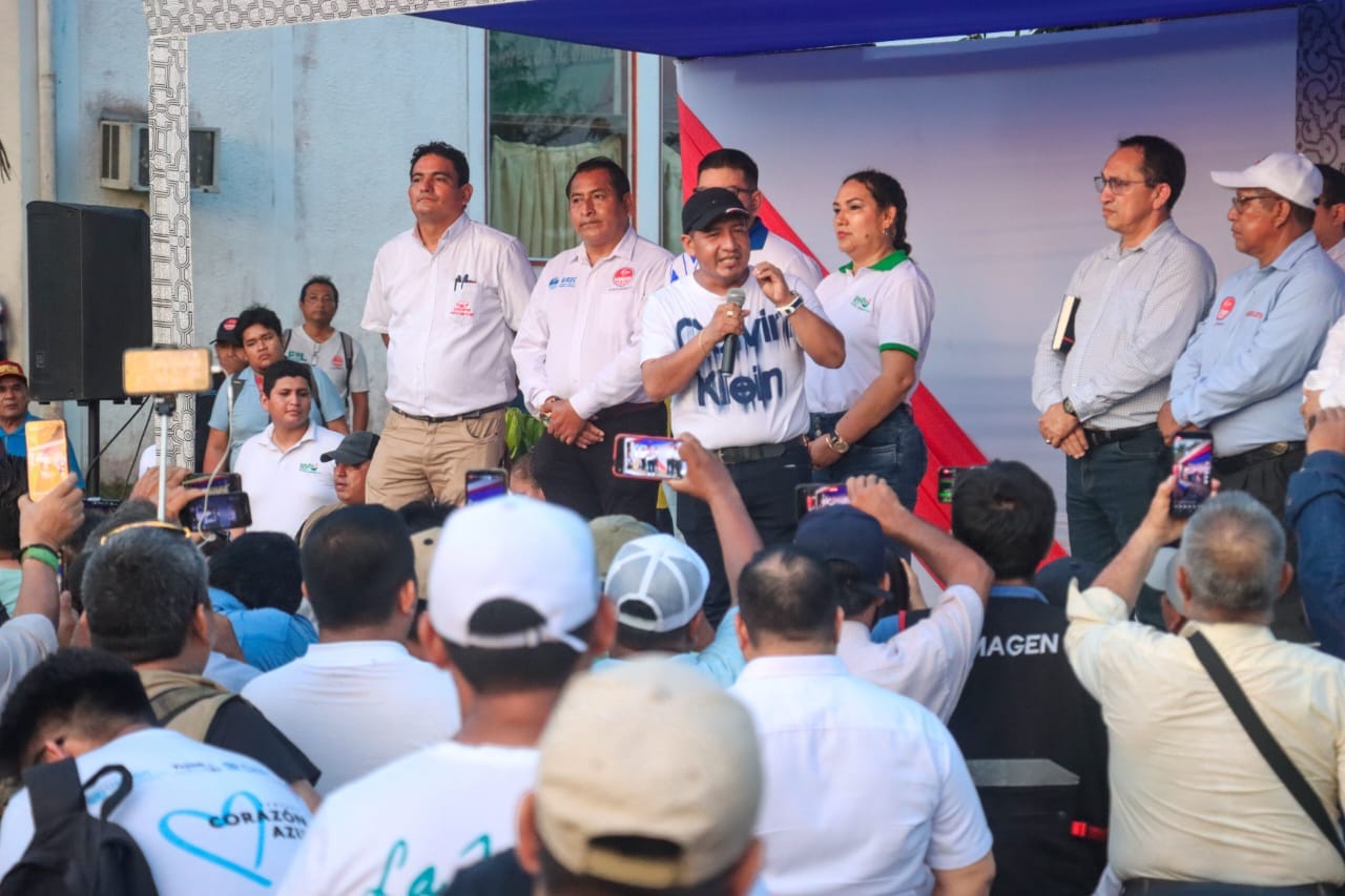 Gobernador Dr. René Chávez recepciona vehículos para mejorar la seguridad ciudadana en toda la región.