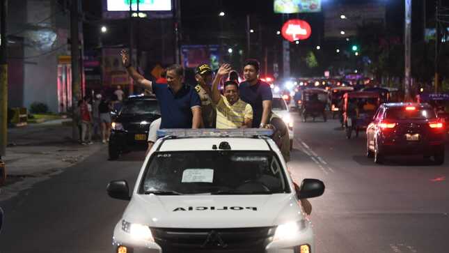 Gobernador Dr. René Chávez lidera caravana contra la inseguridad en Loreto.
